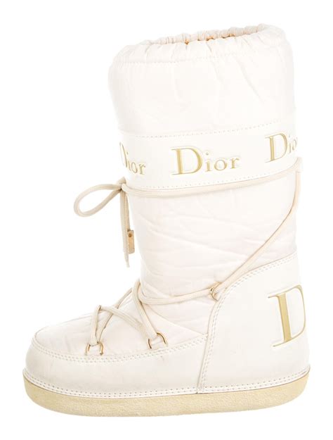 dior moon boot